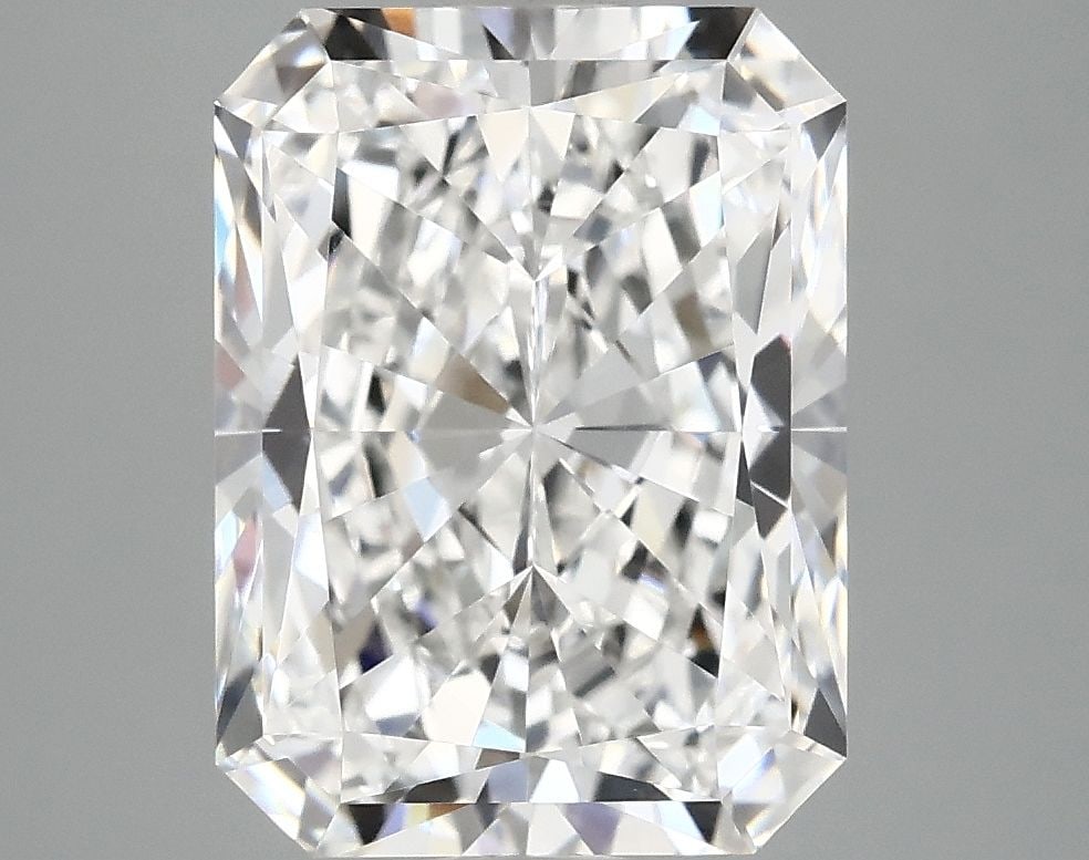 IGI Radiant 4.97ct E VVS2 - Loose Lab Diamond: IGI Radiant 4.97ct E VVS2 - Loose Lab Diamond Item Specifics: Source: This Is A Real Diamond Grown In A Lab Not Mined. Carat: 4.97 Cut: - Color: E Clarity: VVS2 Polish: EX Symmetry: EX Measurements: 1