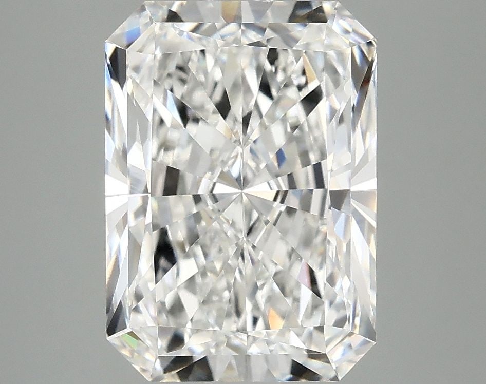 IGI Radiant 3.99ct E VVS2 - Loose Lab Diamond: IGI Radiant 3.99ct E VVS2 - Loose Lab Diamond Item Specifics: Source: This Is A Real Diamond Grown In A Lab Not Mined. Carat: 3.99 Cut: - Color: E Clarity: VVS2 Polish: EX Symmetry: EX Measurements: 1