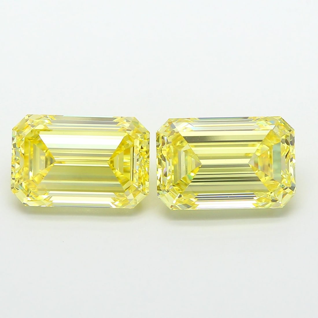 IGI Emerald 4.01ct Fancy Intense Yellow VVS2 - Loose Lab Diamond: IGI Emerald 4.01ct Fancy Intense Yellow VVS2 - Loose Lab Diamond Item Specifics: Source: This Is A Real Diamond Grown In A Lab Not Mined. Carat: 4.01 Cut: - Color: Fancy Intense Yellow Clarity: VVS2 P
