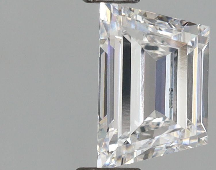 IGI Trapezoid 0.73ct D VVS1 - Loose Lab Diamond: IGI Trapezoid 0.73ct D VVS1 - Loose Lab Diamond Item Specifics: Source: This Is A Real Diamond Grown In A Lab Not Mined. Carat: 0.73 Cut: - Color: D Clarity: VVS1 Polish: VG Symmetry: VG Measurements: