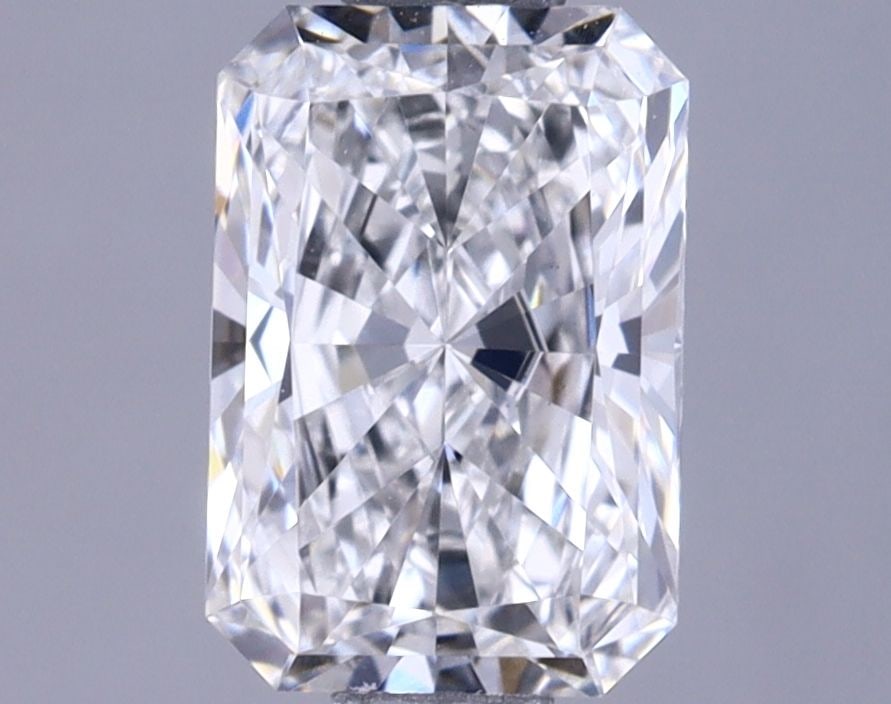 IGI Radiant 0.89ct E VVS2 - Loose Lab Diamond: IGI Radiant 0.89ct E VVS2 - Loose Lab Diamond Item Specifics: Source: This Is A Real Diamond Grown In A Lab Not Mined. Carat: 0.89 Cut: - Color: E Clarity: VVS2 Polish: EX Symmetry: EX Measurements: