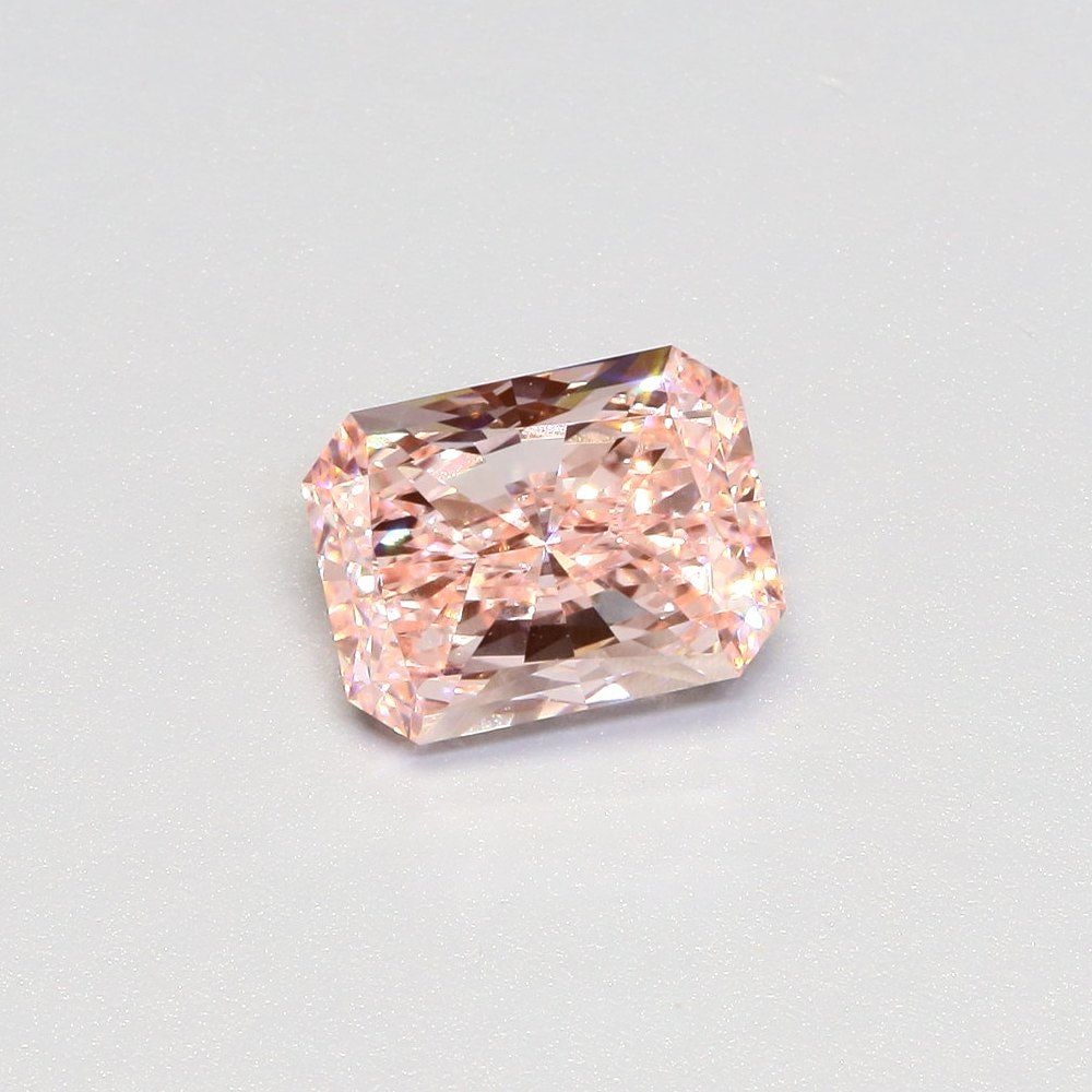 IGI Radiant 3.53ct Fancy Vivid Pink VVS2 - Loose Lab Diamond: IGI Radiant 3.53ct Fancy Vivid Pink VVS2 - Loose Lab Diamond Item Specifics: Source: This Is A Real Diamond Grown In A Lab Not Mined. Carat: 3.53 Cut: - Color: Fancy Vivid Pink Clarity: VVS2 Polish:
