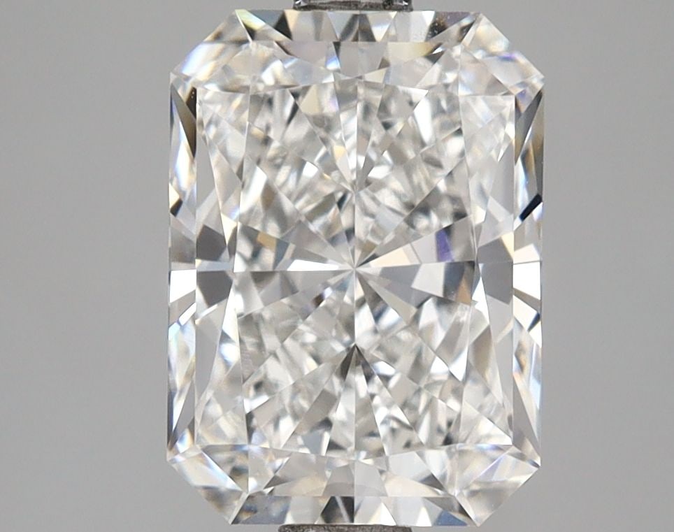 IGI Radiant 3.09ct E VVS2 - Loose Lab Diamond: IGI Radiant 3.09ct E VVS2 - Loose Lab Diamond Item Specifics: Source: This Is A Real Diamond Grown In A Lab Not Mined. Carat: 3.09 Cut: - Color: E Clarity: VVS2 Polish: EX Symmetry: EX Measurements: 1