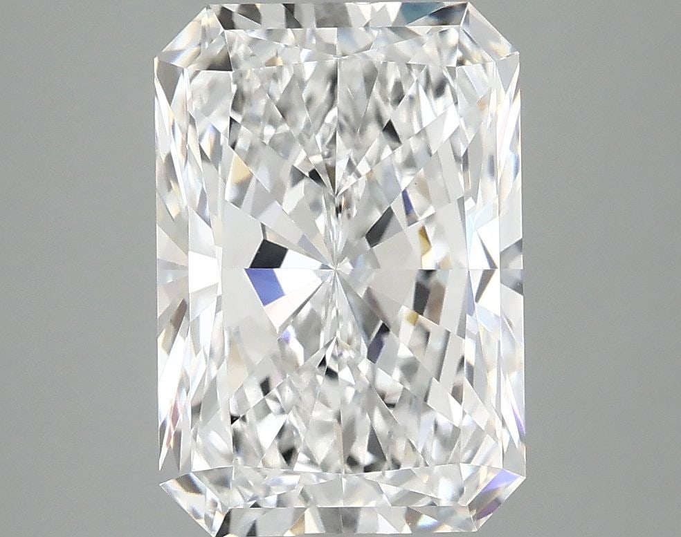 IGI Radiant 3.92ct E VVS2 - Loose Lab Diamond: IGI Radiant 3.92ct E VVS2 - Loose Lab Diamond Item Specifics: Source: This Is A Real Diamond Grown In A Lab Not Mined. Carat: 3.92 Cut: - Color: E Clarity: VVS2 Polish: EX Symmetry: EX Measurements: