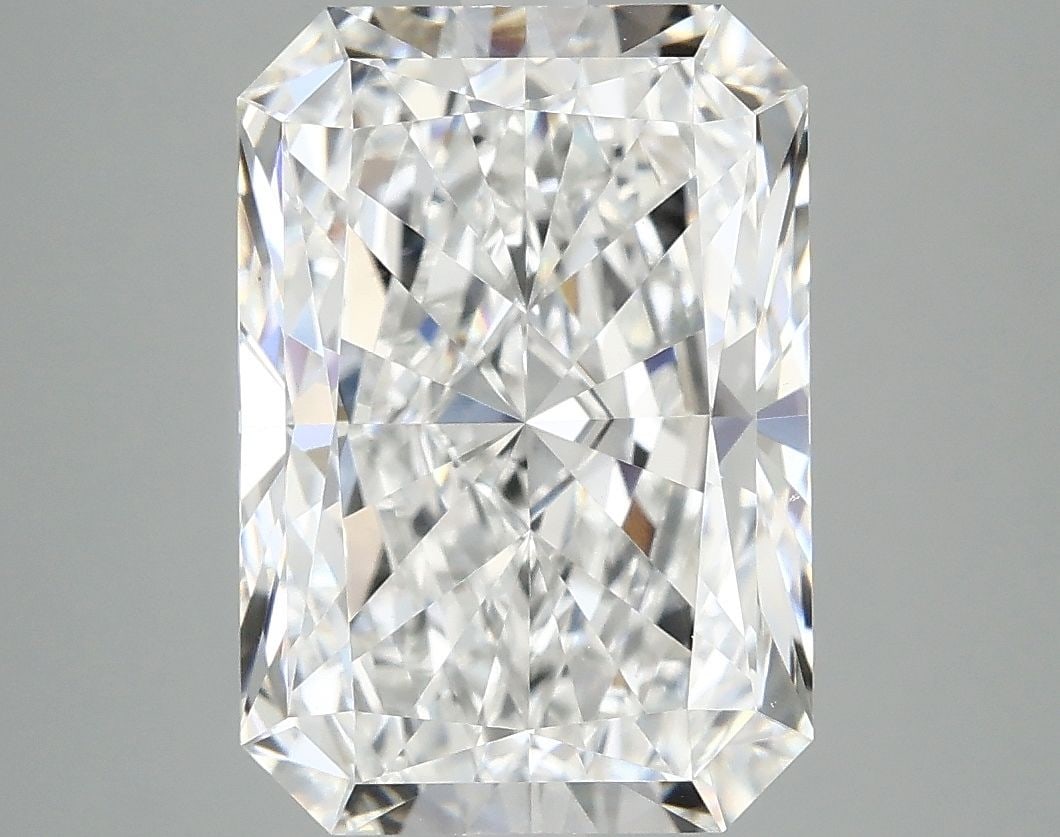 IGI Radiant 4.87ct E VVS2 - Loose Lab Diamond: IGI Radiant 4.87ct E VVS2 - Loose Lab Diamond Item Specifics: Source: This Is A Real Diamond Grown In A Lab Not Mined. Carat: 4.87 Cut: - Color: E Clarity: VVS2 Polish: EX Symmetry: EX Measurements: 1