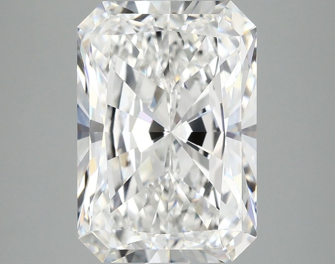 IGI Radiant 4.97ct E VVS2 - Loose Lab Diamond: IGI Radiant 4.97ct E VVS2 - Loose Lab Diamond Item Specifics: Source: This Is A Real Diamond Grown In A Lab Not Mined. Carat: 4.97 Cut: - Color: E Clarity: VVS2 Polish: EX Symmetry: EX Measurements: 1