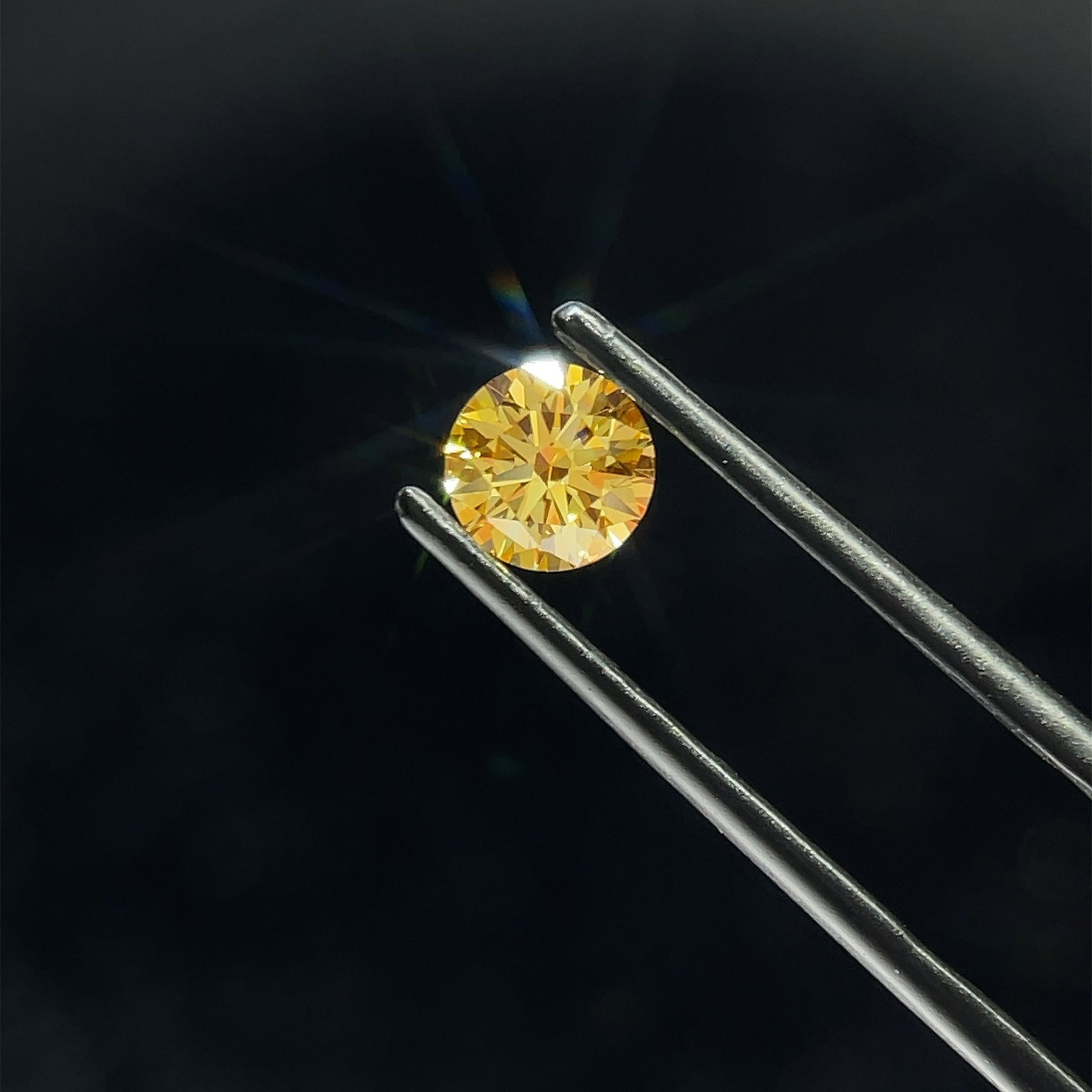 Round 0.7ct Yellow VVS2 - Ideal Loose Lab Diamond: Round 0.7ct Yellow VVS2 - Ideal Loose Lab Diamond Item Specifics: Source: This Is A Real Diamond Grown In A Lab Not Mined. Carat: 0.7 Cut: ID Color: Yellow Clarity: VVS2 Polish: EX Symmetry: EX Measur