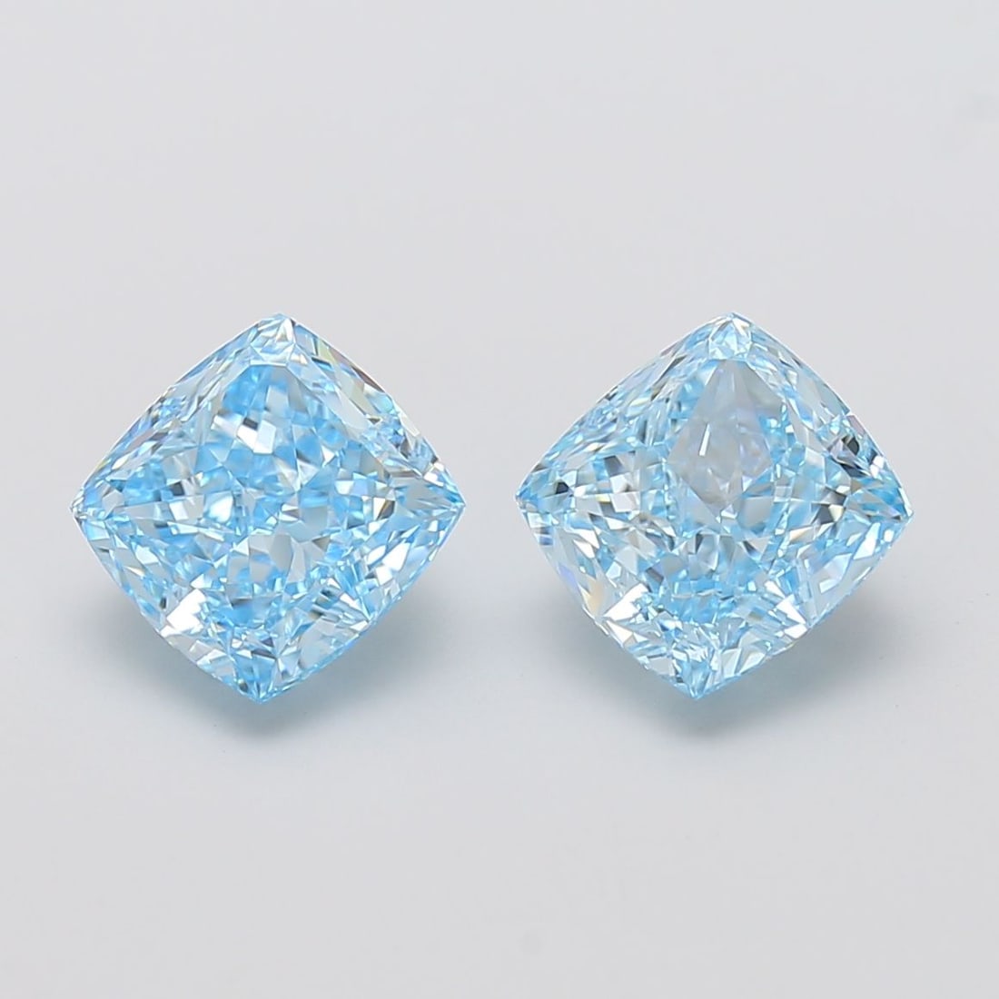 IGI Cushion Modified 3.08ct Fancy Vivid Blue VVS2 - Loose Lab Diamond: IGI Cushion Modified 3.08ct Fancy Vivid Blue VVS2 - Loose Lab Diamond Item Specifics: Source: This Is A Real Diamond Grown In A Lab Not Mined. Carat: 3.08 Cut: - Color: Fancy Vivid Blue Clarity: VVS2 
