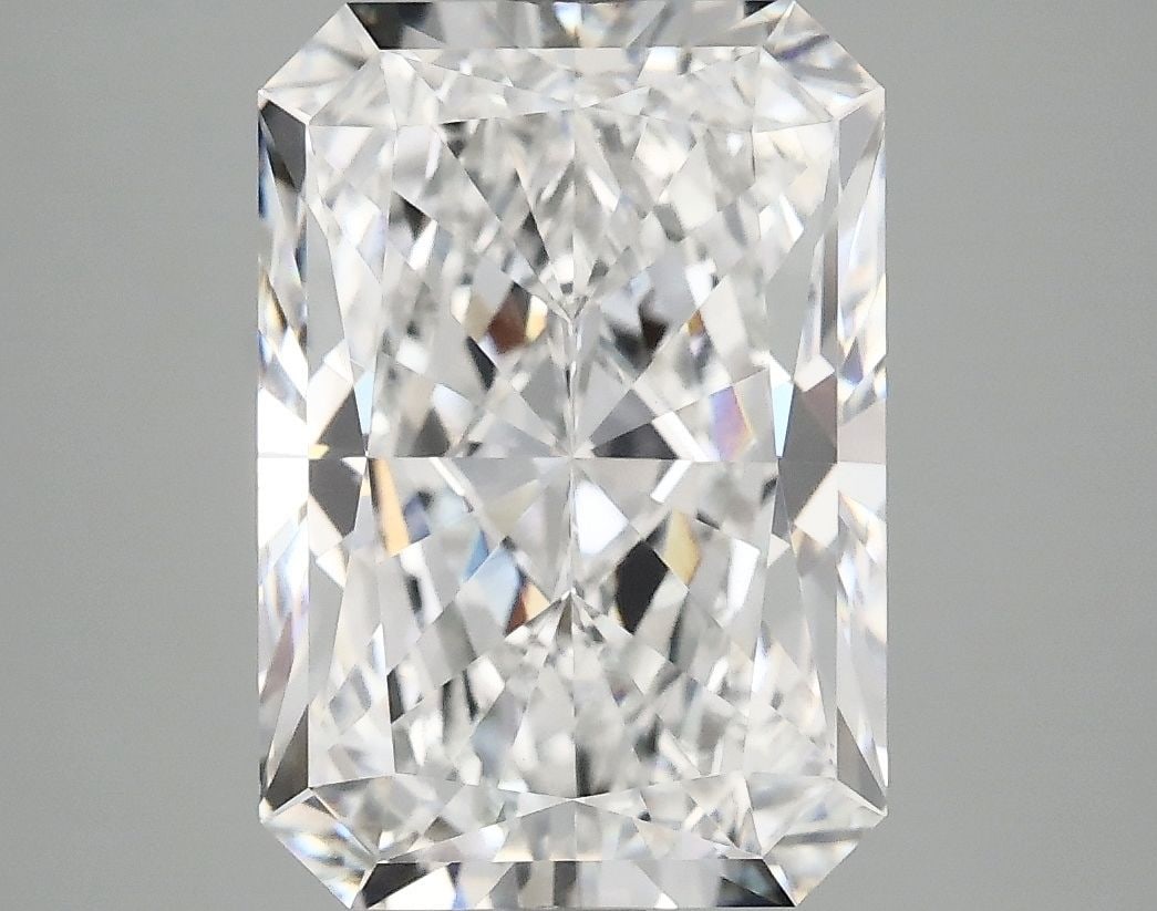 IGI Radiant 5.09ct E VVS2 - Loose Lab Diamond: IGI Radiant 5.09ct E VVS2 - Loose Lab Diamond Item Specifics: Source: This Is A Real Diamond Grown In A Lab Not Mined. Carat: 5.09 Cut: - Color: E Clarity: VVS2 Polish: EX Symmetry: EX Measurements: 1
