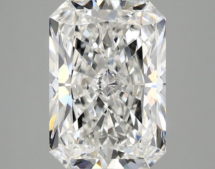 IGI Radiant 2.92ct E VVS2 - Loose Lab Diamond: IGI Radiant 2.92ct E VVS2 - Loose Lab Diamond Item Specifics: Source: This Is A Real Diamond Grown In A Lab Not Mined. Carat: 2.92 Cut: - Color: E Clarity: VVS2 Polish: EX Symmetry: EX Measurements: 1