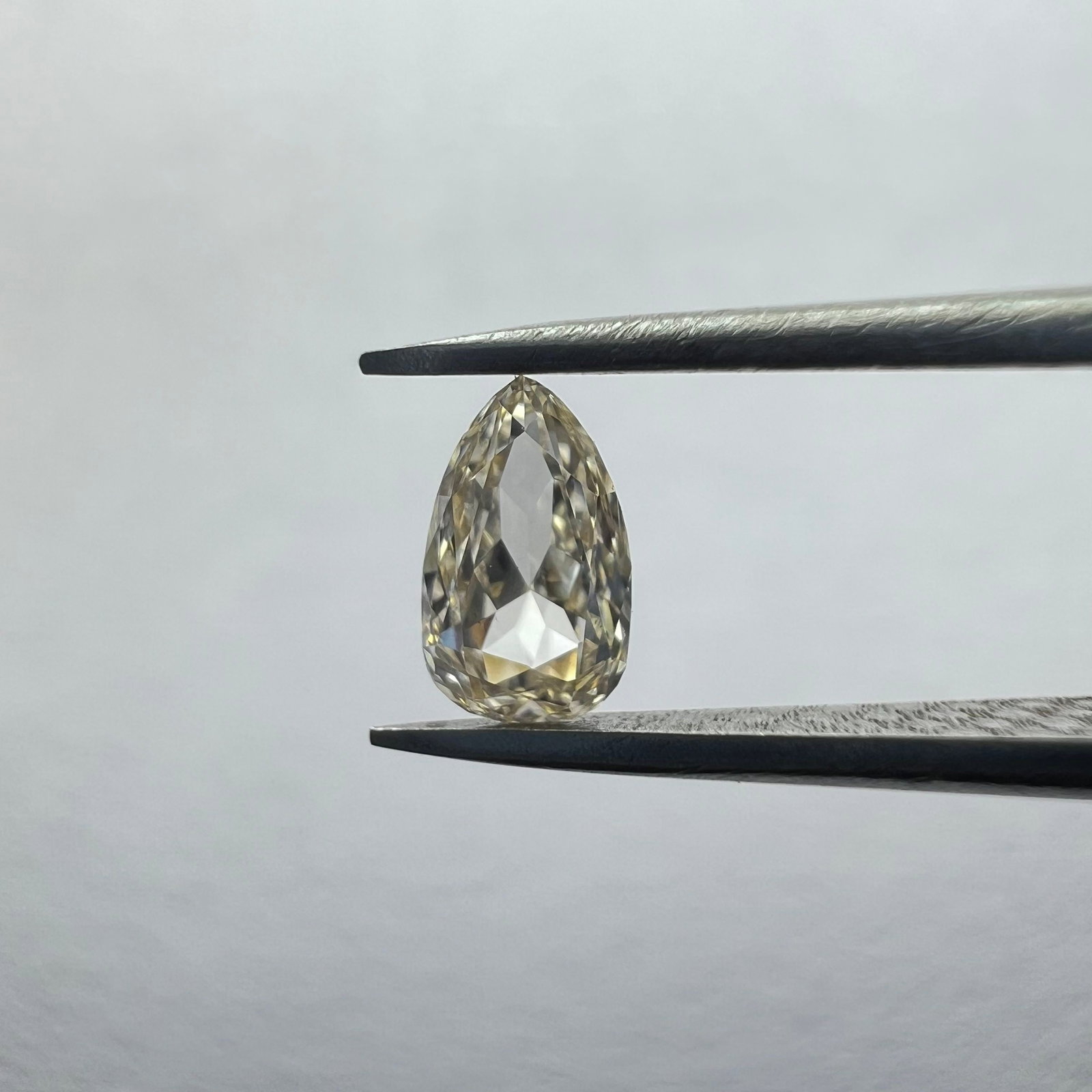 Other 0.56ct Orange VVS2 - Loose Lab Diamond: Other 0.56ct Orange VVS2 - Loose Lab Diamond Item Specifics: Source: This Is A Real Diamond Grown In A Lab Not Mined. Carat: 0.56 Cut: - Color: Orange Clarity: VVS2 Polish: VG Symmetry: VG