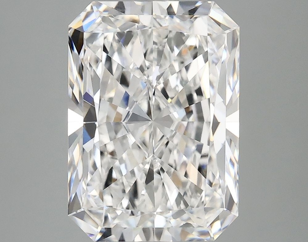 IGI Radiant 4.19ct D VVS2 - Loose Lab Diamond: IGI Radiant 4.19ct D VVS2 - Loose Lab Diamond Item Specifics: Source: This Is A Real Diamond Grown In A Lab Not Mined. Carat: 4.19 Cut: - Color: D Clarity: VVS2 Polish: EX Symmetry: EX Measurements: 1