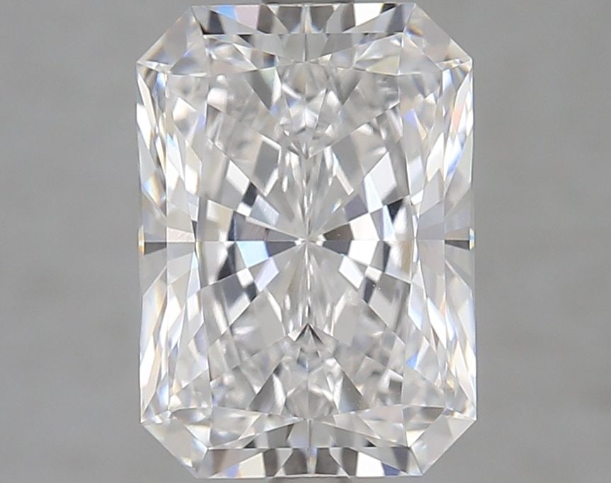 GIA Radiant 3.76ct E VVS2 - Loose Lab Diamond: GIA Radiant 3.76ct E VVS2 - Loose Lab Diamond Item Specifics: Source: This Is A Real Diamond Grown In A Lab Not Mined. Carat: 3.76 Cut: - Color: E Clarity: VVS2 Polish: EX Symmetry: EX Measurements: 1
