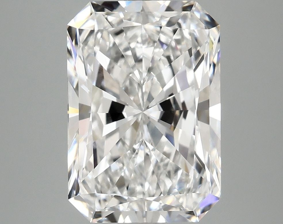 IGI Radiant 3.95ct E VVS2 - Loose Lab Diamond: IGI Radiant 3.95ct E VVS2 - Loose Lab Diamond Item Specifics: Source: This Is A Real Diamond Grown In A Lab Not Mined. Carat: 3.95 Cut: - Color: E Clarity: VVS2 Polish: EX Symmetry: EX Measurements: 1