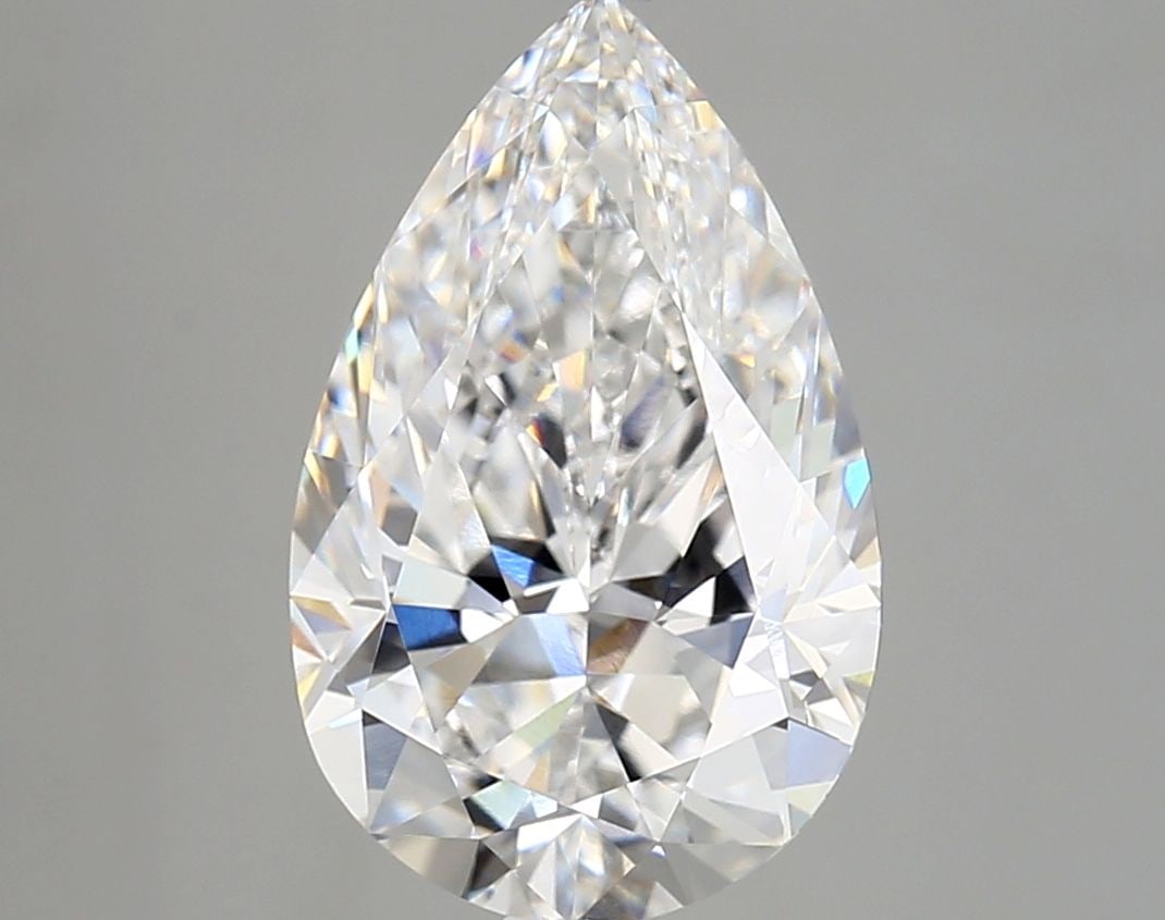 IGI Pear 4.45ct E VVS2 - Loose Lab Diamond: IGI Pear 4.45ct E VVS2 - Loose Lab Diamond Item Specifics: Source: This Is A Real Diamond Grown In A Lab Not Mined. Carat: 4.45 Cut: - Color: E Clarity: VVS2 Polish: EX Symmetry: EX Measurements: 14.4