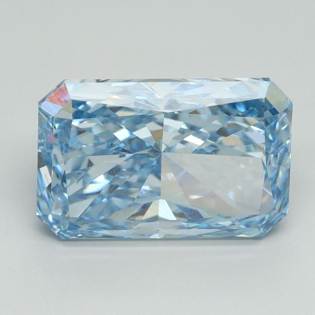 IGI Radiant 4.91ct Fancy Vivid Blue VVS2 - Loose Lab Diamond: IGI Radiant 4.91ct Fancy Vivid Blue VVS2 - Loose Lab Diamond Item Specifics: Source: This Is A Real Diamond Grown In A Lab Not Mined. Carat: 4.91 Cut: - Color: Fancy Vivid Blue Clarity: VVS2 Polish: E