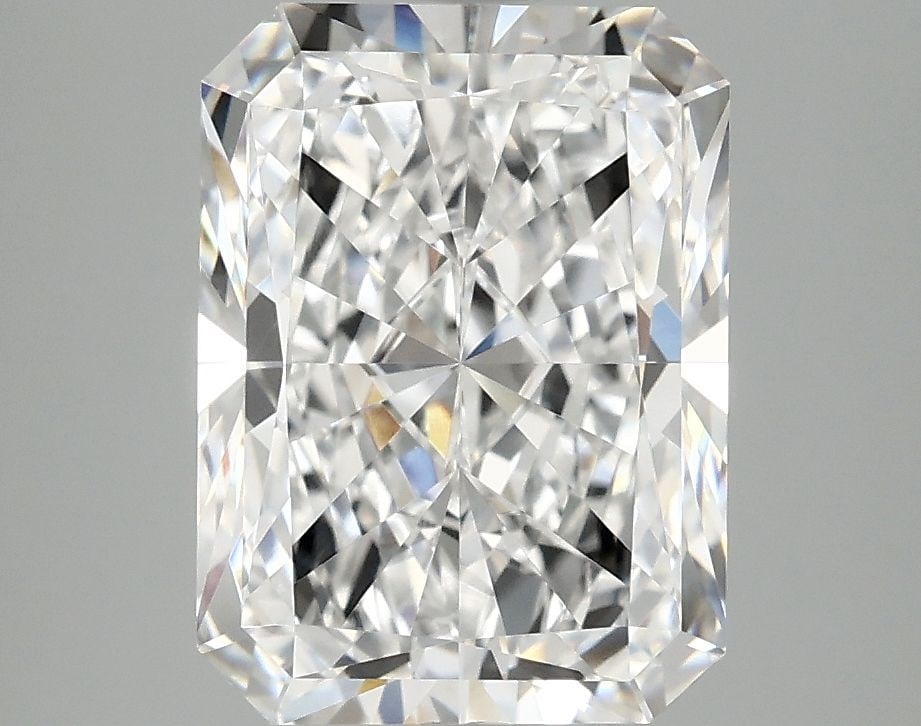IGI Radiant 3.92ct E VVS2 - Loose Lab Diamond: IGI Radiant 3.92ct E VVS2 - Loose Lab Diamond Item Specifics: Source: This Is A Real Diamond Grown In A Lab Not Mined. Carat: 3.92 Cut: - Color: E Clarity: VVS2 Polish: EX Symmetry: EX Measurements: 1