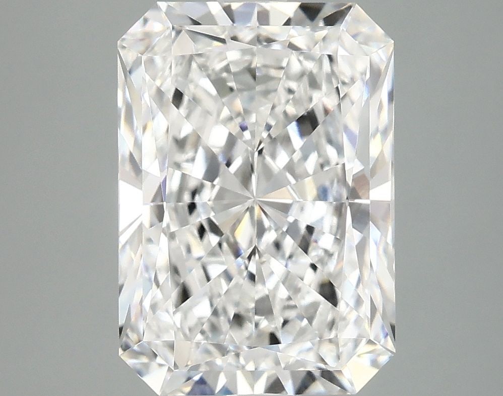 IGI Radiant 4.19ct E VVS2 - Loose Lab Diamond: IGI Radiant 4.19ct E VVS2 - Loose Lab Diamond Item Specifics: Source: This Is A Real Diamond Grown In A Lab Not Mined. Carat: 4.19 Cut: - Color: E Clarity: VVS2 Polish: EX Symmetry: EX Measurements: 1