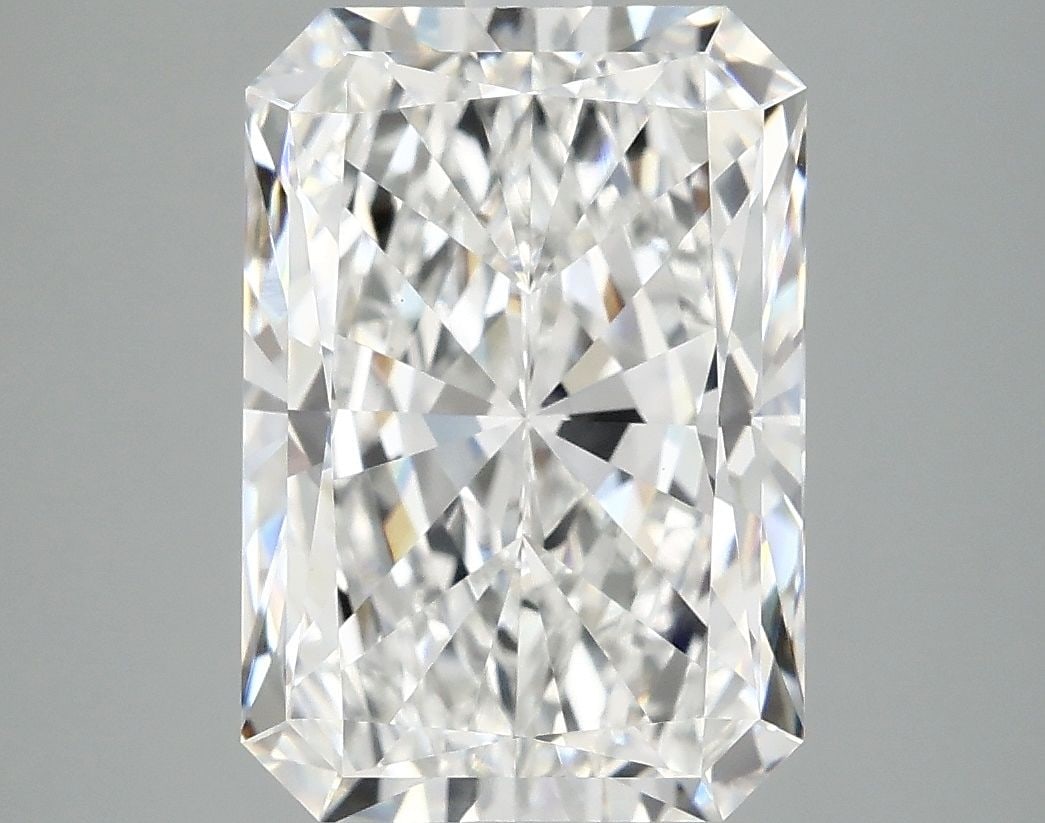 IGI Radiant 4.82ct E VVS2 - Loose Lab Diamond: IGI Radiant 4.82ct E VVS2 - Loose Lab Diamond Item Specifics: Source: This Is A Real Diamond Grown In A Lab Not Mined. Carat: 4.82 Cut: - Color: E Clarity: VVS2 Polish: EX Symmetry: EX Measurements: