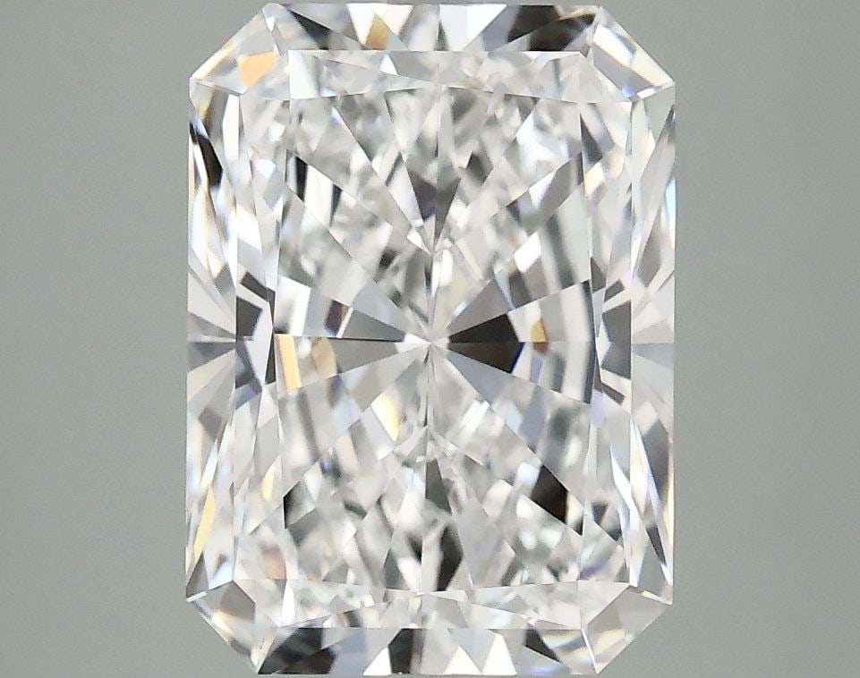 IGI Radiant 4.2ct E VVS2 - Loose Lab Diamond: IGI Radiant 4.2ct E VVS2 - Loose Lab Diamond Item Specifics: Source: This Is A Real Diamond Grown In A Lab Not Mined. Carat: 4.2 Cut: - Color: E Clarity: VVS2 Polish: EX Symmetry: EX Measurements: 11.