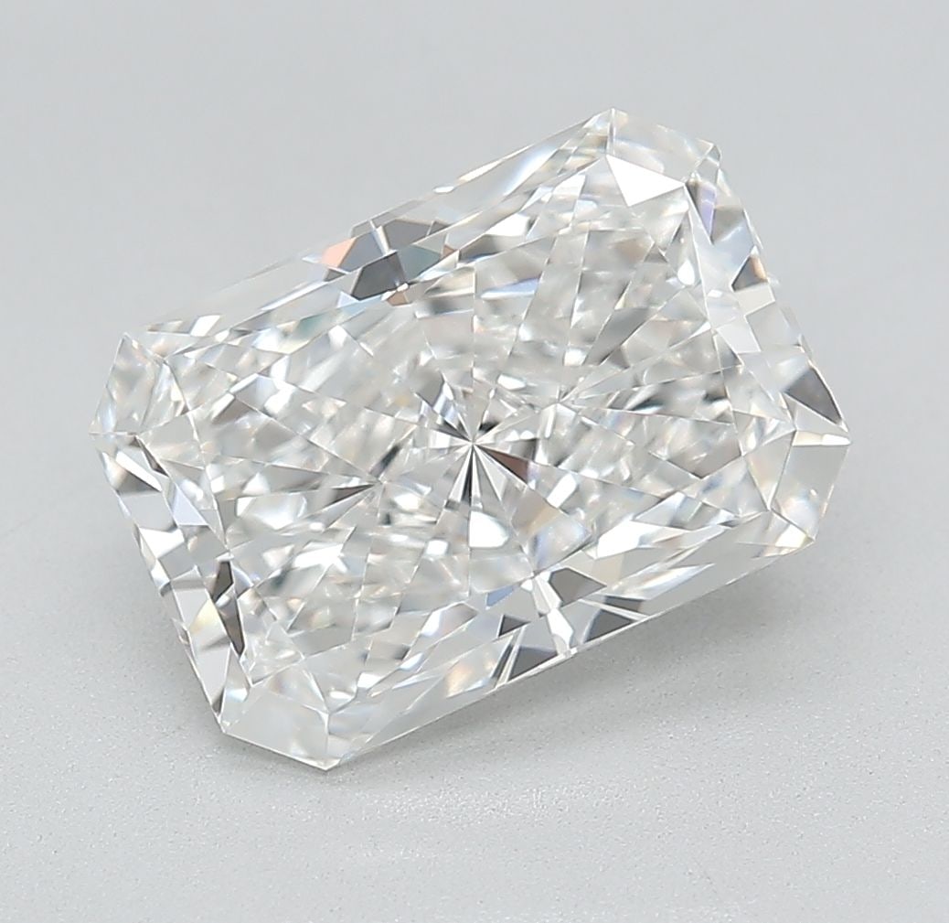 IGI Radiant 3.72ct F VVS2 - Loose Lab Diamond: IGI Radiant 3.72ct F VVS2 - Loose Lab Diamond Item Specifics: Source: This Is A Real Diamond Grown In A Lab Not Mined. Carat: 3.72 Cut: - Color: F Clarity: VVS2 Polish: EX Symmetry: EX Measurements: