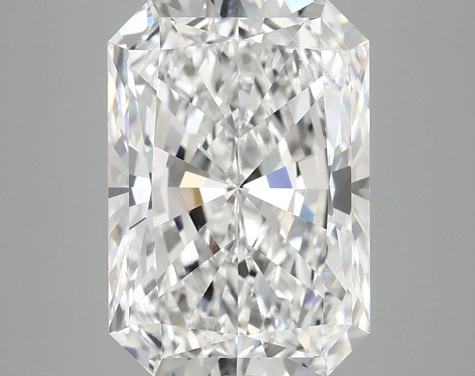 IGI Radiant 3.97ct E VVS2 - Loose Lab Diamond: IGI Radiant 3.97ct E VVS2 - Loose Lab Diamond Item Specifics: Source: This Is A Real Diamond Grown In A Lab Not Mined. Carat: 3.97 Cut: - Color: E Clarity: VVS2 Polish: EX Symmetry: EX Measurements: 1