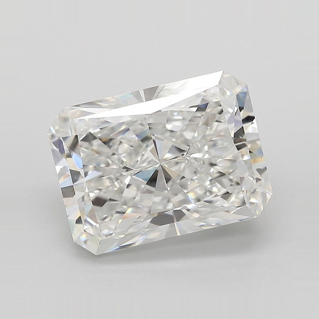 IGI Radiant 5.02ct E VVS2 - Loose Lab Diamond: IGI Radiant 5.02ct E VVS2 - Loose Lab Diamond Item Specifics: Source: This Is A Real Diamond Grown In A Lab Not Mined. Carat: 5.02 Cut: - Color: E Clarity: VVS2 Polish: EX Symmetry: EX Measurements: