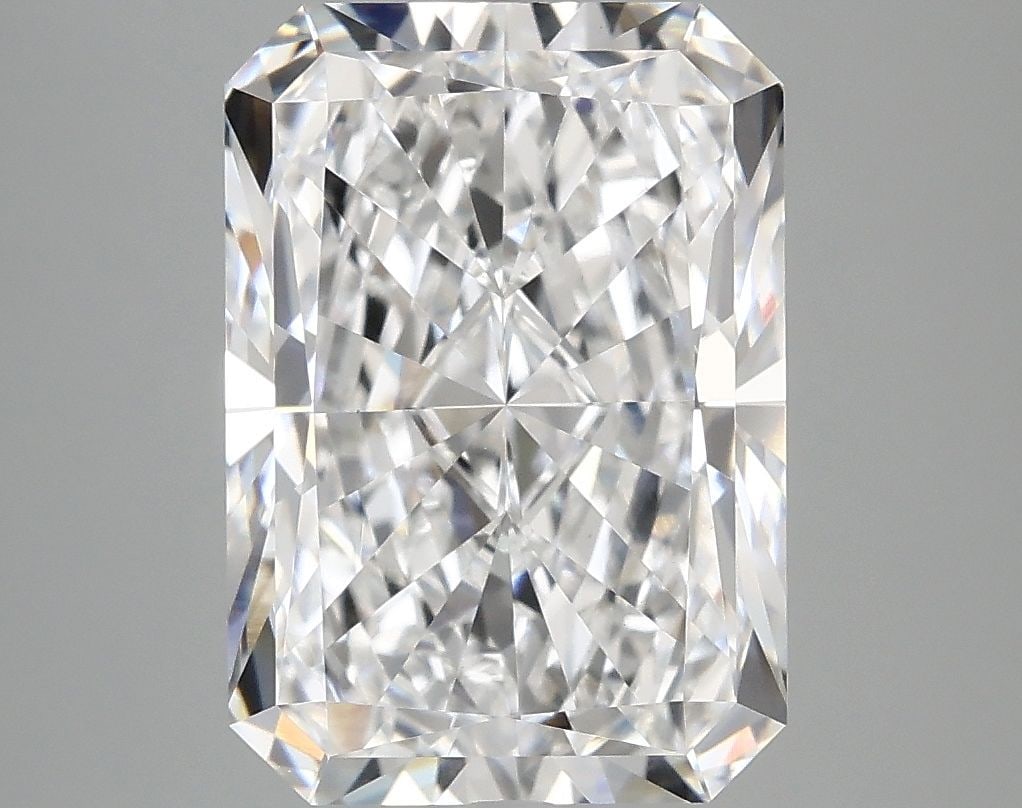 IGI Radiant 4.92ct E VVS2 - Loose Lab Diamond: IGI Radiant 4.92ct E VVS2 - Loose Lab Diamond Item Specifics: Source: This Is A Real Diamond Grown In A Lab Not Mined. Carat: 4.92 Cut: - Color: E Clarity: VVS2 Polish: EX Symmetry: EX Measurements: 1