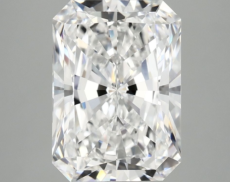 IGI Radiant 3.96ct E VVS2 - Loose Lab Diamond: IGI Radiant 3.96ct E VVS2 - Loose Lab Diamond Item Specifics: Source: This Is A Real Diamond Grown In A Lab Not Mined. Carat: 3.96 Cut: - Color: E Clarity: VVS2 Polish: EX Symmetry: EX Measurements: