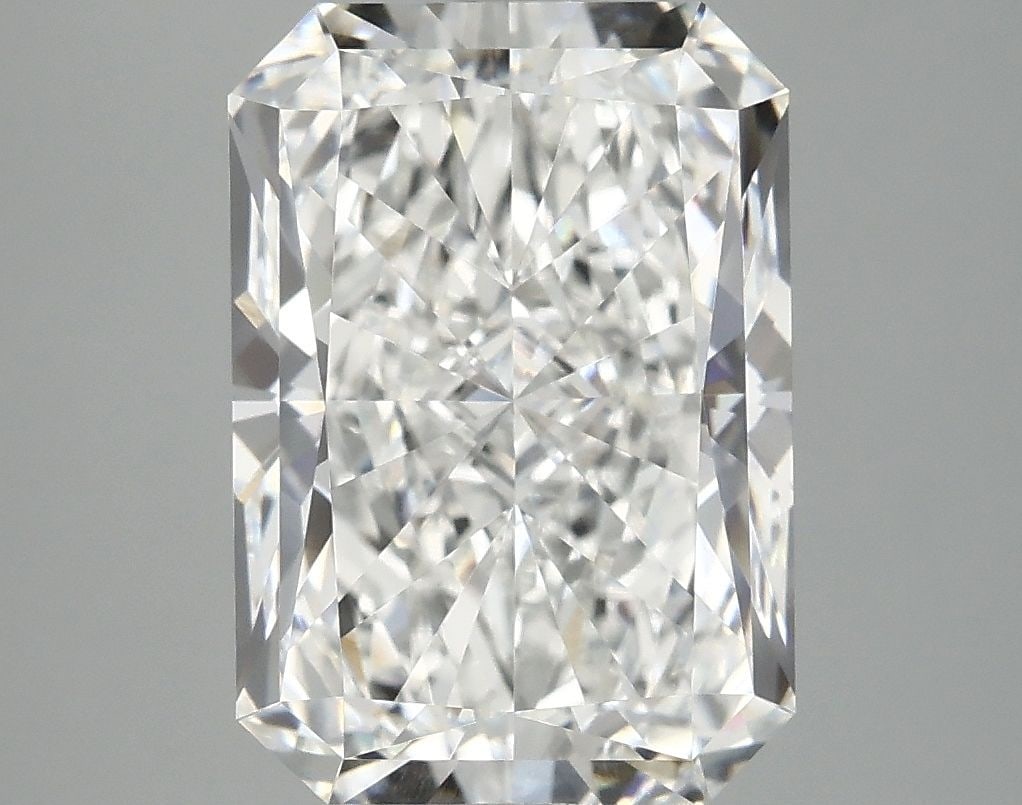 IGI Radiant 4.93ct E VVS2 - Loose Lab Diamond: IGI Radiant 4.93ct E VVS2 - Loose Lab Diamond Item Specifics: Source: This Is A Real Diamond Grown In A Lab Not Mined. Carat: 4.93 Cut: - Color: E Clarity: VVS2 Polish: EX Symmetry: EX Measurements: 1