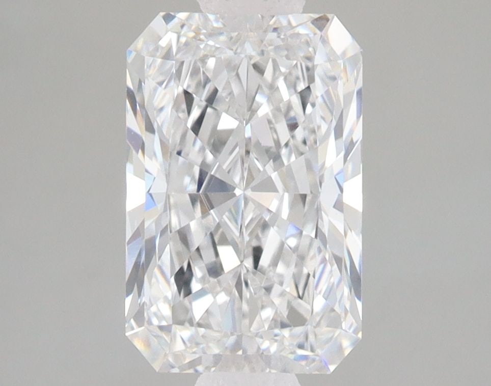 IGI Radiant 2.43ct E VVS2 - Loose Lab Diamond: IGI Radiant 2.43ct E VVS2 - Loose Lab Diamond Item Specifics: Source: This Is A Real Diamond Grown In A Lab Not Mined. Carat: 2.43 Cut: - Color: E Clarity: VVS2 Polish: EX Symmetry: EX Measurements: 9