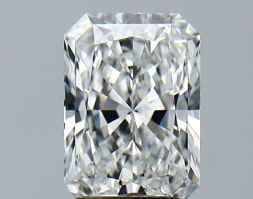 IGI Radiant 2.64ct E VVS2 - Loose Lab Diamond: IGI Radiant 2.64ct E VVS2 - Loose Lab Diamond Item Specifics: Source: This Is A Real Diamond Grown In A Lab Not Mined. Carat: 2.64 Cut: - Color: E Clarity: VVS2 Polish: EX Symmetry: EX Measurements: 9