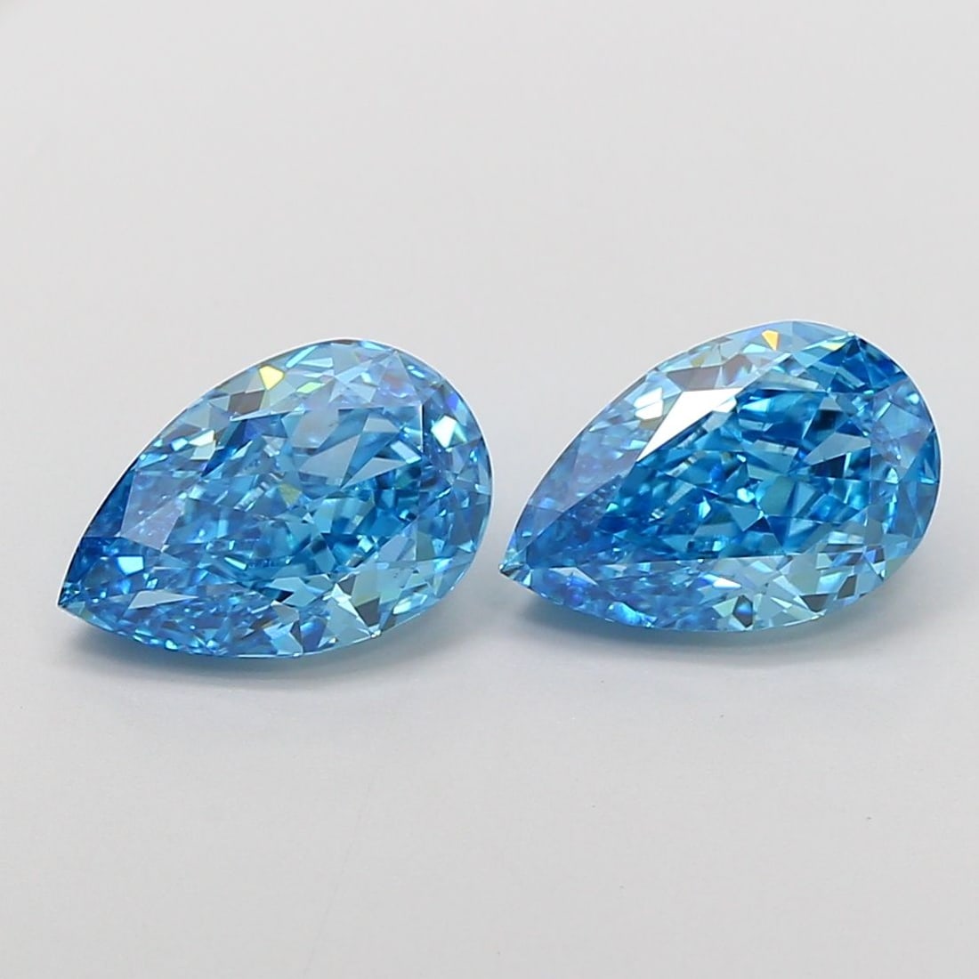 IGI Pear 2.02ct Fancy Vivid Blue VVS2 - Loose Lab Diamond: IGI Pear 2.02ct Fancy Vivid Blue VVS2 - Loose Lab Diamond Item Specifics: Source: This Is A Real Diamond Grown In A Lab Not Mined. Carat: 2.02 Cut: - Color: Fancy Vivid Blue Clarity: VVS2 Polish: EX S