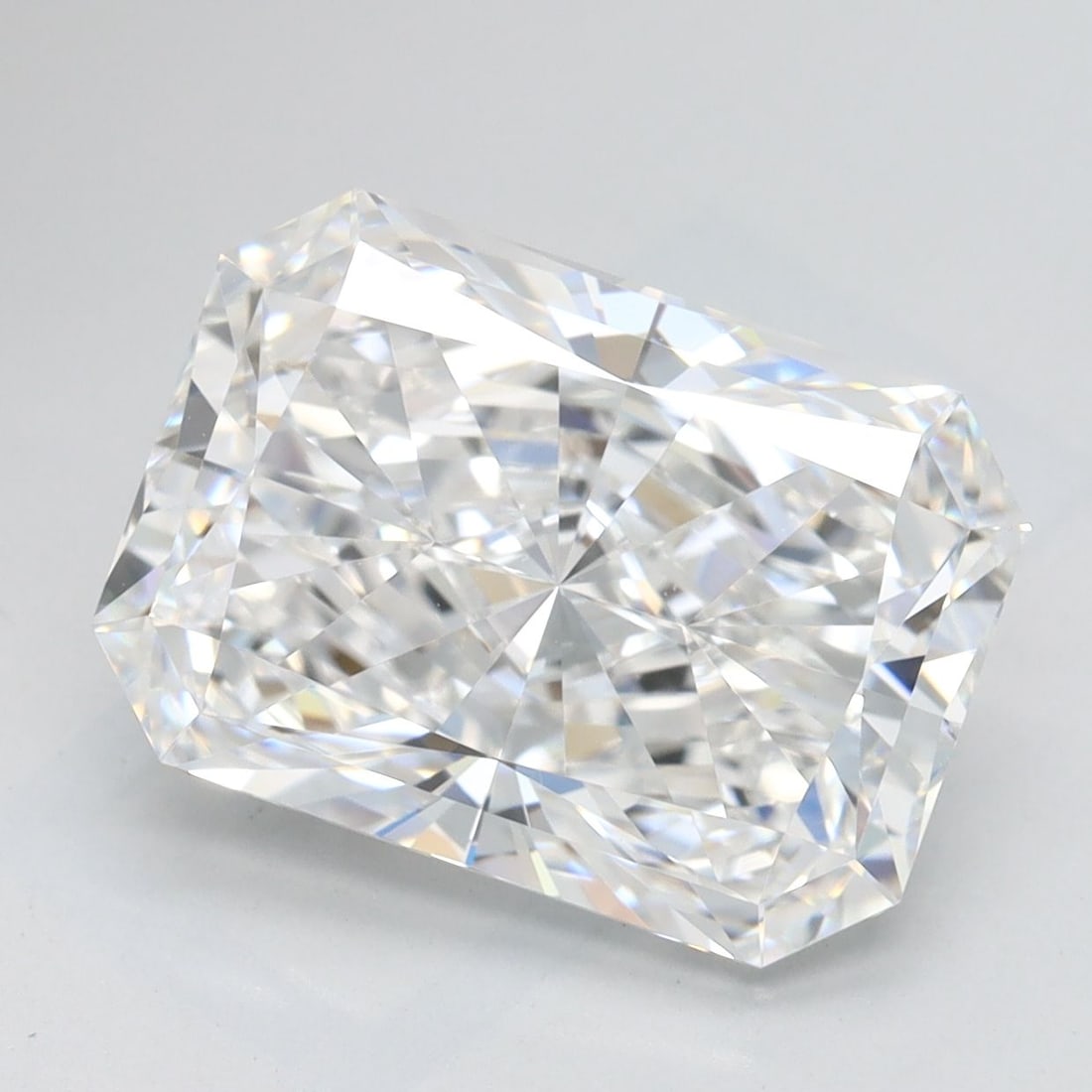 GIA Radiant 4.21ct E VVS1 - Loose Lab Diamond: GIA Radiant 4.21ct E VVS1 - Loose Lab Diamond Item Specifics: Source: This Is A Real Diamond Grown In A Lab Not Mined. Carat: 4.21 Cut: - Color: E Clarity: VVS1 Polish: EX Symmetry: EX Measurements: 1