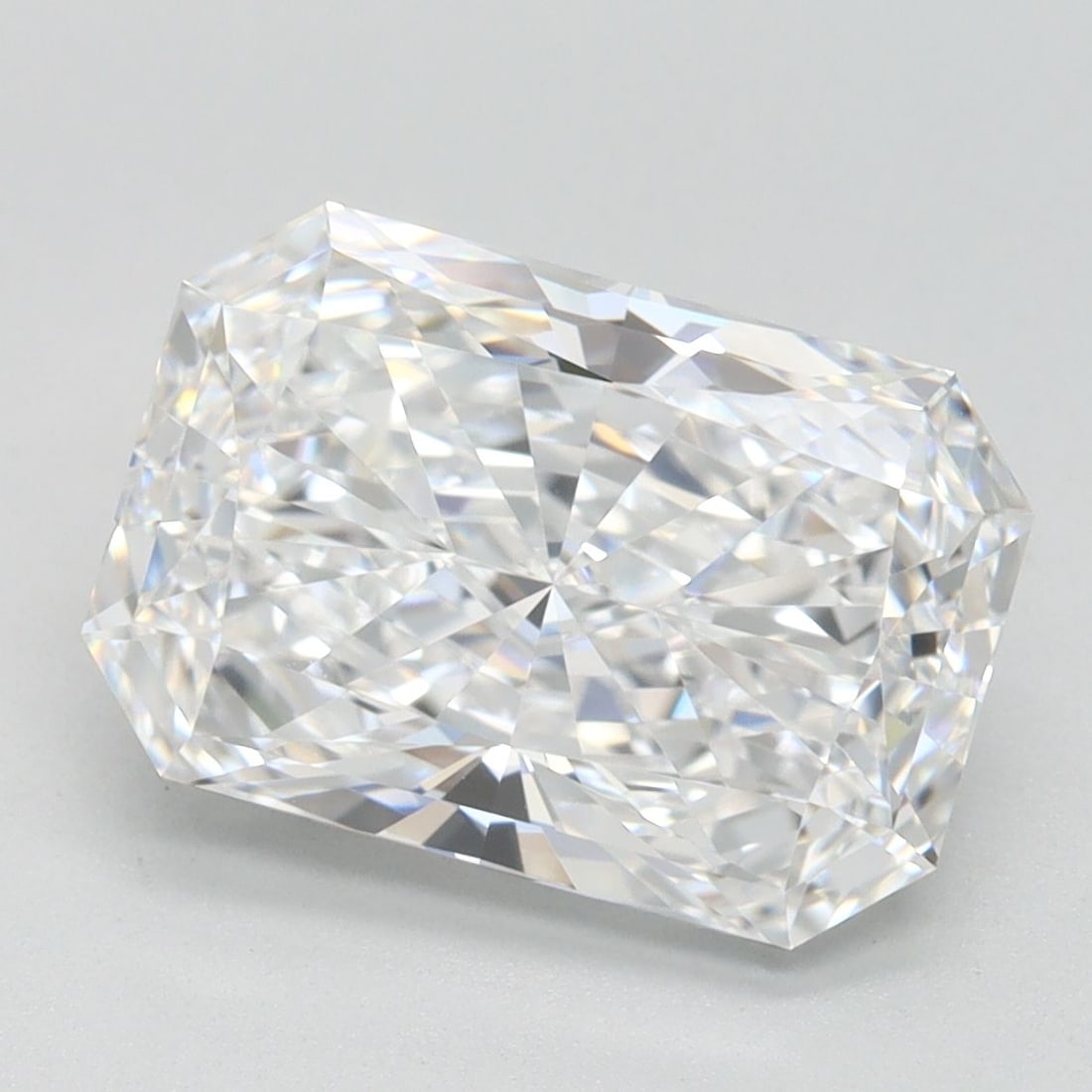 IGI Radiant 3.2ct D FL - Loose Lab Diamond: IGI Radiant 3.2ct D FL - Loose Lab Diamond Item Specifics: Source: This Is A Real Diamond Grown In A Lab Not Mined. Carat: 3.2 Cut: - Color: D Clarity: FL Polish: EX Symmetry: EX Measurements: 10.72L 