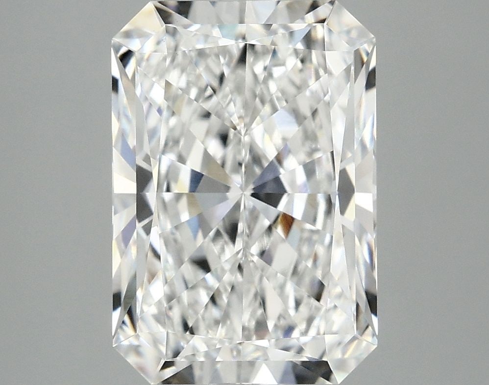 IGI Radiant 4.08ct E VVS2 - Loose Lab Diamond: IGI Radiant 4.08ct E VVS2 - Loose Lab Diamond Item Specifics: Source: This Is A Real Diamond Grown In A Lab Not Mined. Carat: 4.08 Cut: - Color: E Clarity: VVS2 Polish: EX Symmetry: EX Measurements: 1