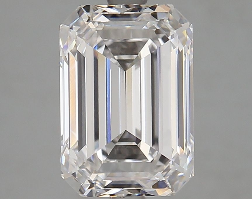 GIA Emerald 4.06ct E VVS1 - Loose Lab Diamond: GIA Emerald 4.06ct E VVS1 - Loose Lab Diamond Item Specifics: Source: This Is A Real Diamond Grown In A Lab Not Mined. Carat: 4.06 Cut: - Color: E Clarity: VVS1 Polish: EX Symmetry: EX Measurements: 1
