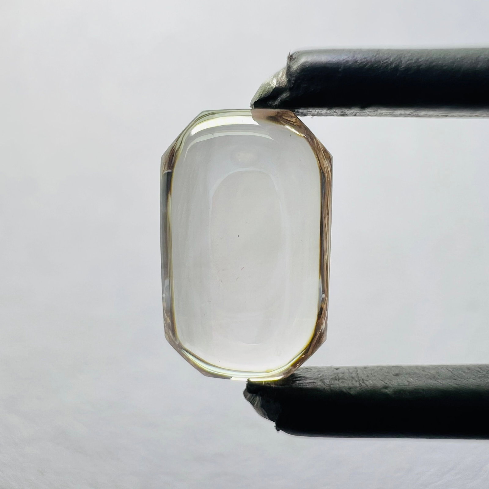 Emerald 0.8ct Brown VVS2 - Loose Lab Diamond: Emerald 0.8ct Brown VVS2 - Loose Lab Diamond Item Specifics: Source: This Is A Real Diamond Grown In A Lab Not Mined. Carat: 0.8 Cut: - Color: Brown Clarity: VVS2 Polish: EX Symmetry: EX Measurements: