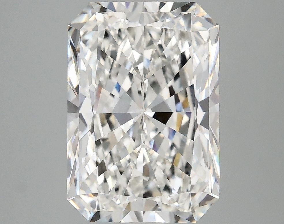 IGI Radiant 3.95ct E VVS2 - Loose Lab Diamond: IGI Radiant 3.95ct E VVS2 - Loose Lab Diamond Item Specifics: Source: This Is A Real Diamond Grown In A Lab Not Mined. Carat: 3.95 Cut: - Color: E Clarity: VVS2 Polish: EX Symmetry: EX Measurements: 1