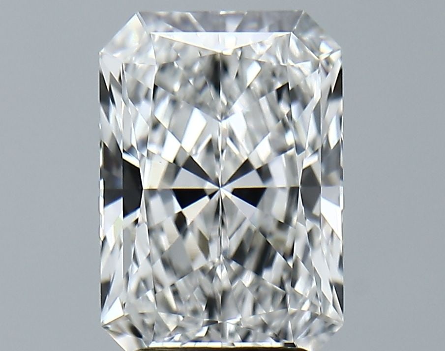 IGI Radiant 3.32ct E VVS2 - Loose Lab Diamond: IGI Radiant 3.32ct E VVS2 - Loose Lab Diamond Item Specifics: Source: This Is A Real Diamond Grown In A Lab Not Mined. Carat: 3.32 Cut: - Color: E Clarity: VVS2 Polish: EX Symmetry: EX Measurements: