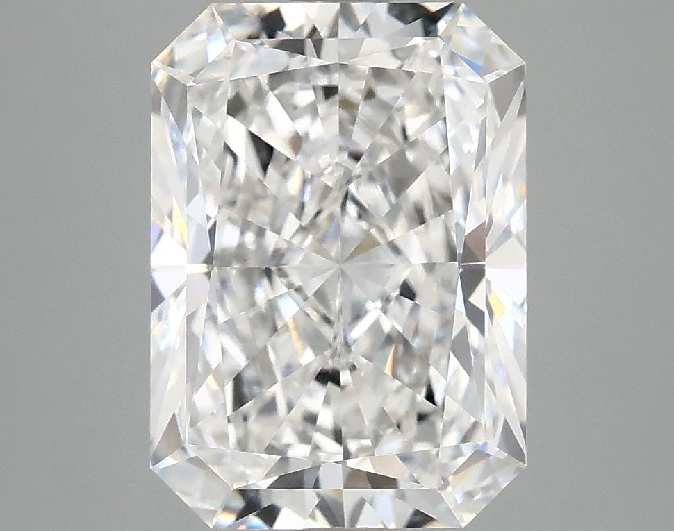 IGI Radiant 3.87ct E VVS2 - Loose Lab Diamond: IGI Radiant 3.87ct E VVS2 - Loose Lab Diamond Item Specifics: Source: This Is A Real Diamond Grown In A Lab Not Mined. Carat: 3.87 Cut: - Color: E Clarity: VVS2 Polish: EX Symmetry: EX Measurements: 1