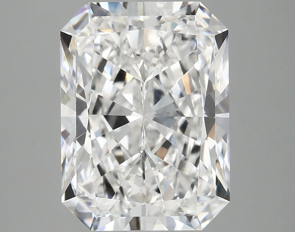 IGI Radiant 4.84ct E VVS2 - Loose Lab Diamond: IGI Radiant 4.84ct E VVS2 - Loose Lab Diamond Item Specifics: Source: This Is A Real Diamond Grown In A Lab Not Mined. Carat: 4.84 Cut: - Color: E Clarity: VVS2 Polish: EX Symmetry: EX Measurements: 1