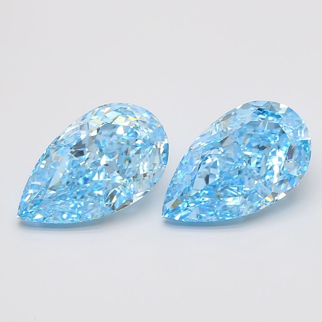 IGI Pear 7.15ct Fancy Vivid Blue VVS2 - Loose Lab Diamond: IGI Pear 7.15ct Fancy Vivid Blue VVS2 - Loose Lab Diamond Item Specifics: Source: This Is A Real Diamond Grown In A Lab Not Mined. Carat: 7.15 Cut: - Color: Fancy Vivid Blue Clarity: VVS2 Polish: EX S