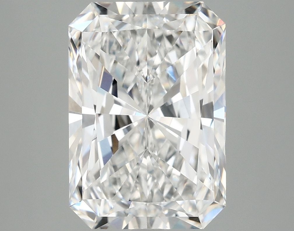 IGI Radiant 3.95ct E VVS2 - Loose Lab Diamond: IGI Radiant 3.95ct E VVS2 - Loose Lab Diamond Item Specifics: Source: This Is A Real Diamond Grown In A Lab Not Mined. Carat: 3.95 Cut: - Color: E Clarity: VVS2 Polish: EX Symmetry: EX Measurements: 1
