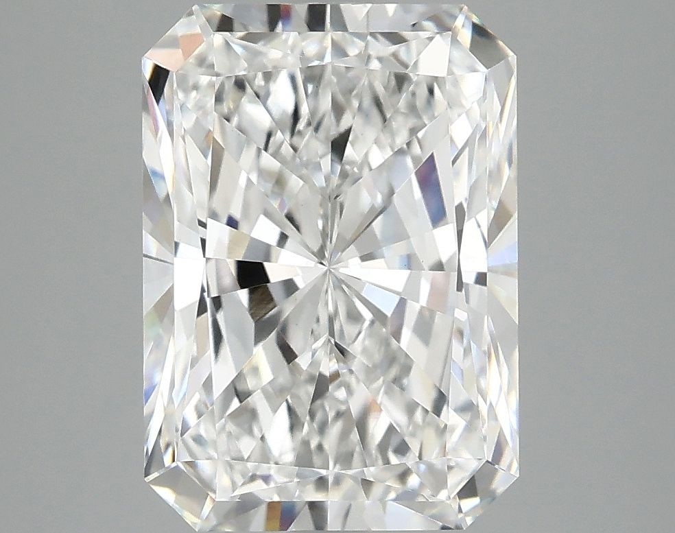 IGI Radiant 4.08ct E VVS2 - Loose Lab Diamond: IGI Radiant 4.08ct E VVS2 - Loose Lab Diamond Item Specifics: Source: This Is A Real Diamond Grown In A Lab Not Mined. Carat: 4.08 Cut: - Color: E Clarity: VVS2 Polish: EX Symmetry: EX Measurements: 1