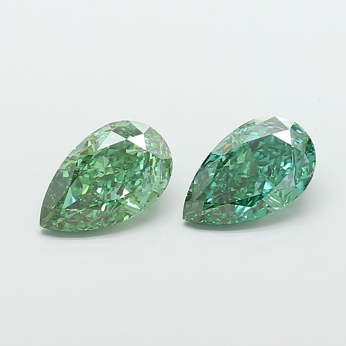 IGI Pear 3.46ct Fancy Vivid Green VVS2 - Loose Lab Diamond (1 of 1)