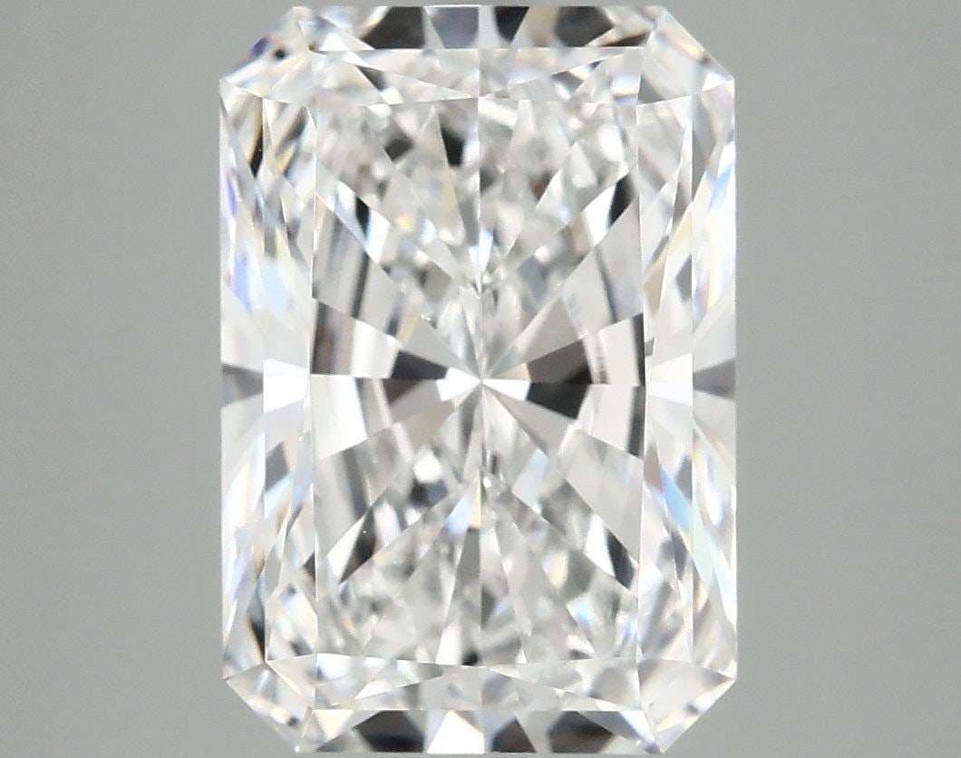 IGI Radiant 4.9ct E VVS2 - Loose Lab Diamond: IGI Radiant 4.9ct E VVS2 - Loose Lab Diamond Item Specifics: Source: This Is A Real Diamond Grown In A Lab Not Mined. Carat: 4.9 Cut: - Color: E Clarity: VVS2 Polish: EX Symmetry: EX Measurements: 12.
