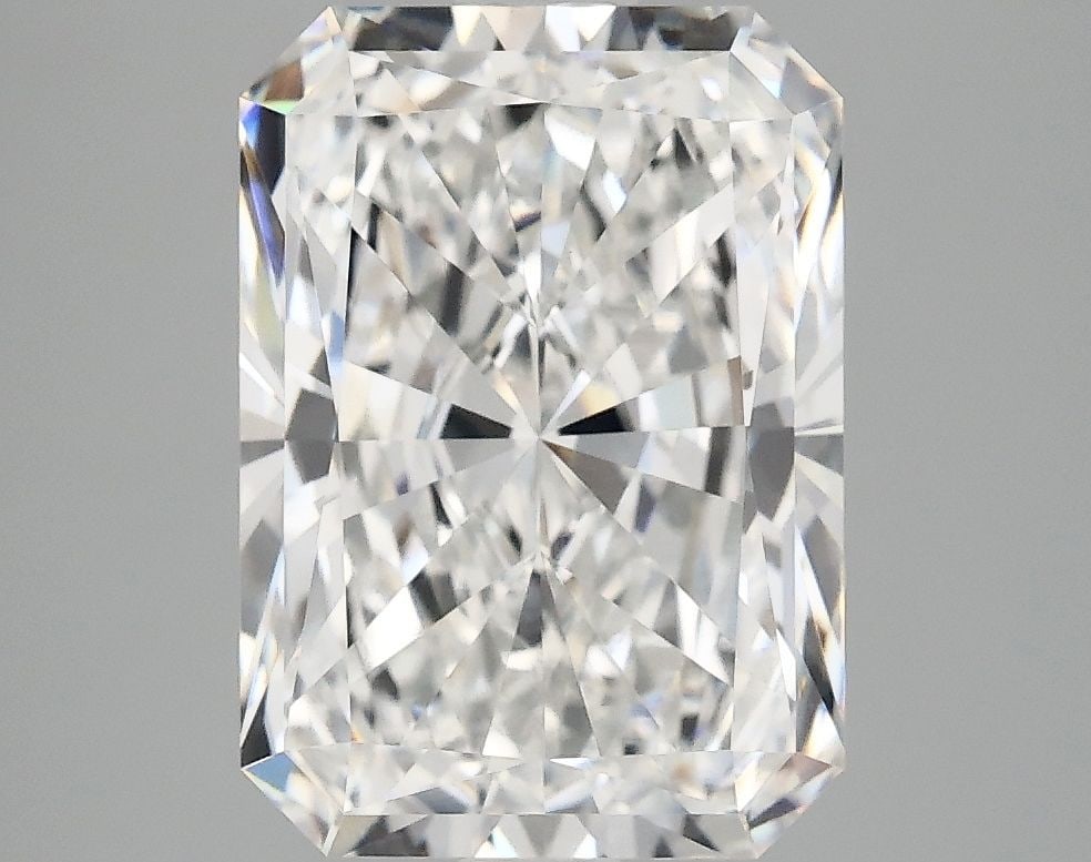 IGI Radiant 3.93ct E VVS2 - Loose Lab Diamond: IGI Radiant 3.93ct E VVS2 - Loose Lab Diamond Item Specifics: Source: This Is A Real Diamond Grown In A Lab Not Mined. Carat: 3.93 Cut: - Color: E Clarity: VVS2 Polish: EX Symmetry: EX Measurements: 1
