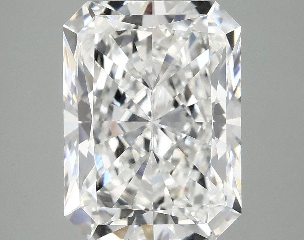 IGI Radiant 4.95ct E VVS2 - Loose Lab Diamond: IGI Radiant 4.95ct E VVS2 - Loose Lab Diamond Item Specifics: Source: This Is A Real Diamond Grown In A Lab Not Mined. Carat: 4.95 Cut: - Color: E Clarity: VVS2 Polish: EX Symmetry: EX Measurements: 1