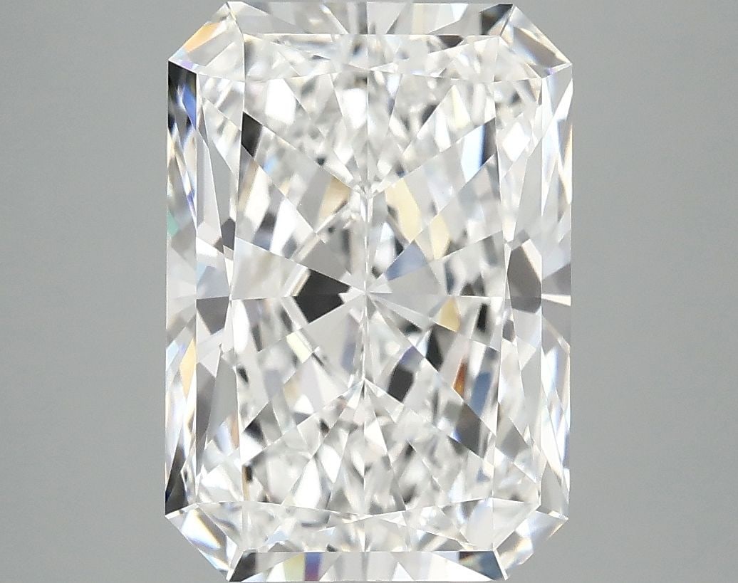 IGI Radiant 4.91ct E VVS2 - Loose Lab Diamond: IGI Radiant 4.91ct E VVS2 - Loose Lab Diamond Item Specifics: Source: This Is A Real Diamond Grown In A Lab Not Mined. Carat: 4.91 Cut: - Color: E Clarity: VVS2 Polish: EX Symmetry: EX Measurements: 1